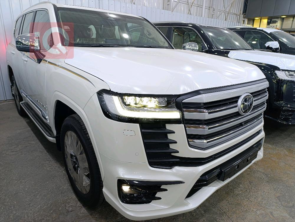 تۆیۆتا لاند کروزەر